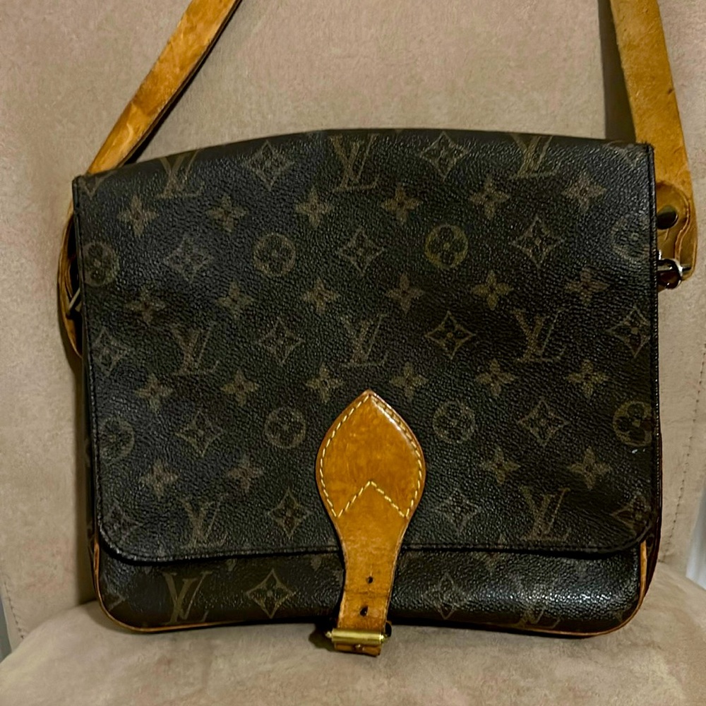 Beautiful vintage cartouche bag